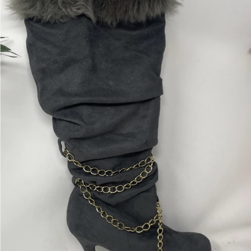 Bumper Women’s US7/EUR38 Gray Chain-Embellished Women's Boots - Picture 2 of 4